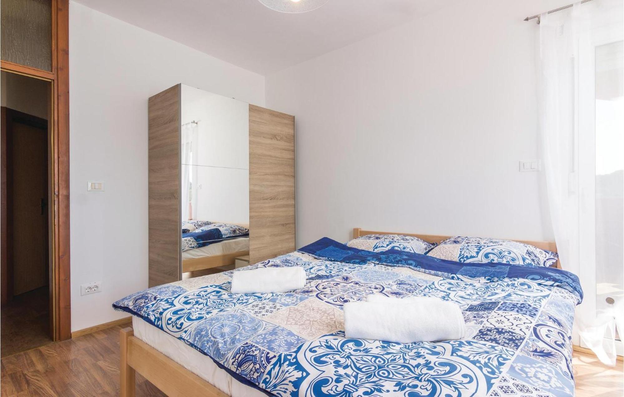 8 Bedroom Awesome Home In Pula Exterior foto