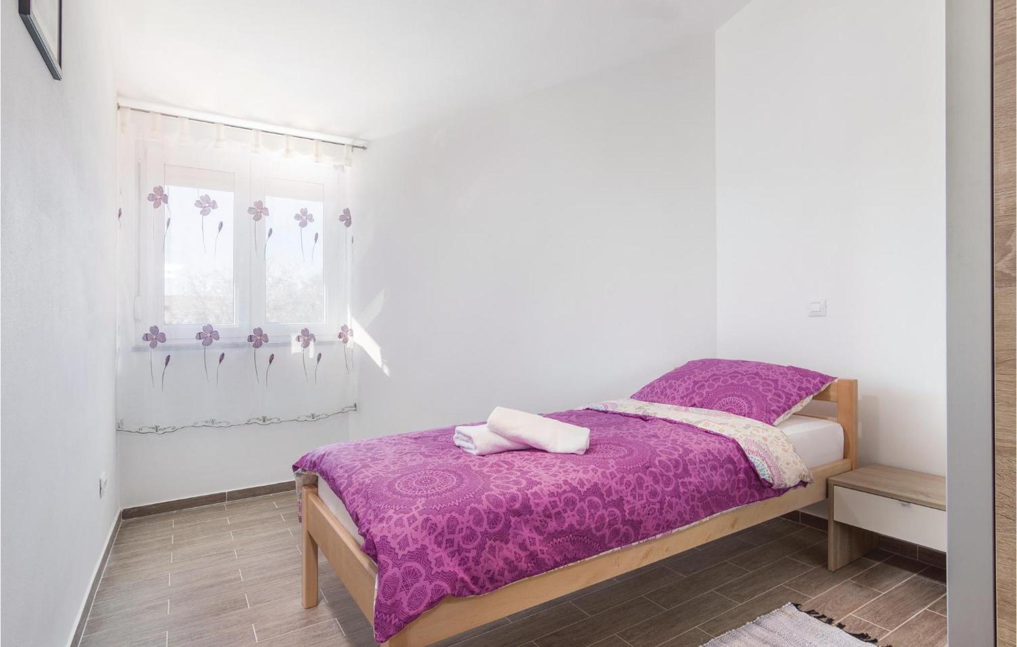 8 Bedroom Awesome Home In Pula Exterior foto